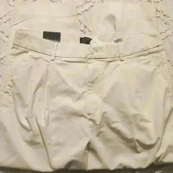 Banana Republic Authentic Chino Pleated Crop - Picture 5 of 7